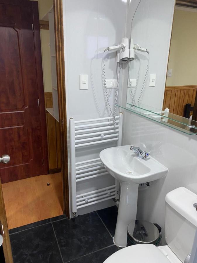 Hostal America En Puerto Natales Eksteriør bilde