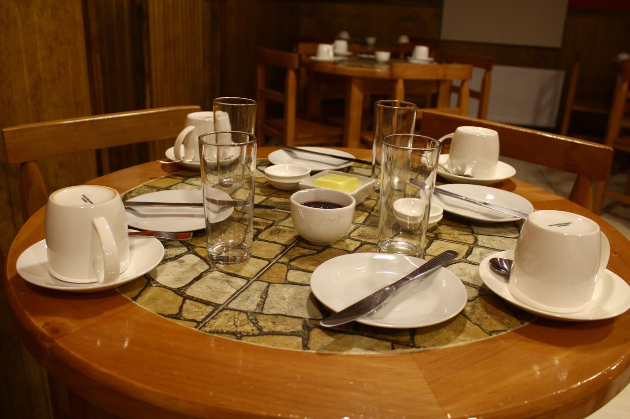 Hostal America En Puerto Natales Eksteriør bilde